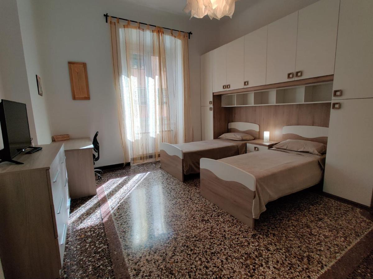 Wow Home - 175 Mq - Posteggio Privato - Davanti Porto Traghetti - Fino A 10 Posti Letto Genova Eksteriør billede