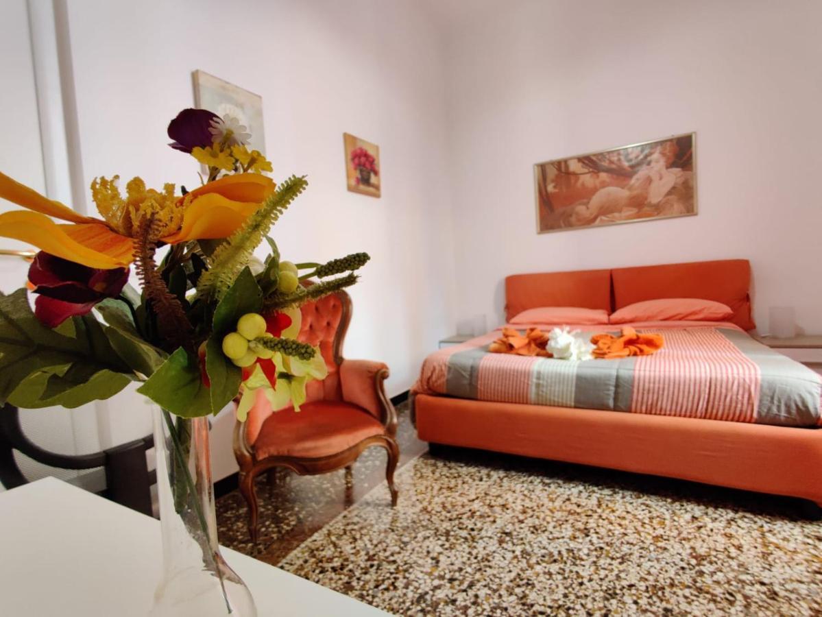 Wow Home - 175 Mq - Posteggio Privato - Davanti Porto Traghetti - Fino A 10 Posti Letto Genova Eksteriør billede