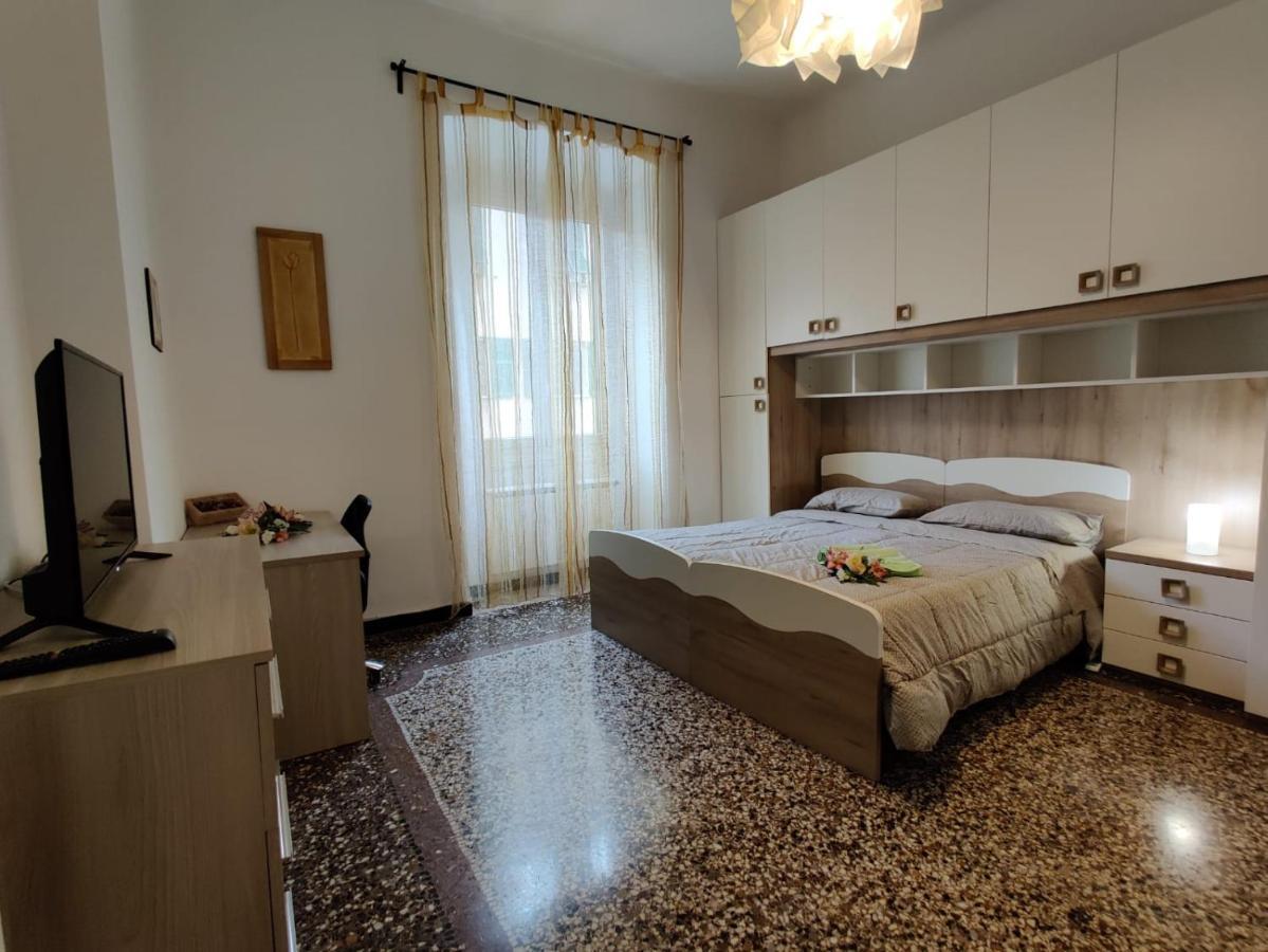 Wow Home - 175 Mq - Posteggio Privato - Davanti Porto Traghetti - Fino A 10 Posti Letto Genova Eksteriør billede