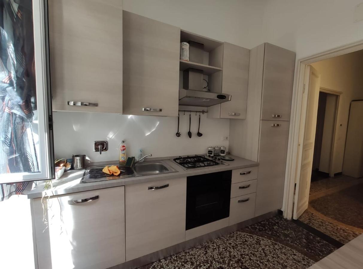 Wow Home - 175 Mq - Posteggio Privato - Davanti Porto Traghetti - Fino A 10 Posti Letto Genova Eksteriør billede