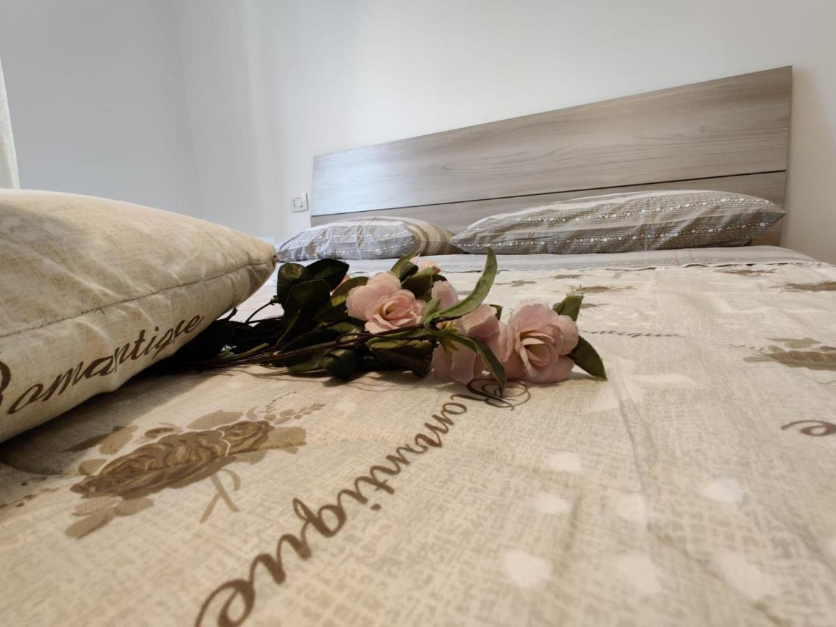 Wow Home - 175 Mq - Posteggio Privato - Davanti Porto Traghetti - Fino A 10 Posti Letto Genova Eksteriør billede