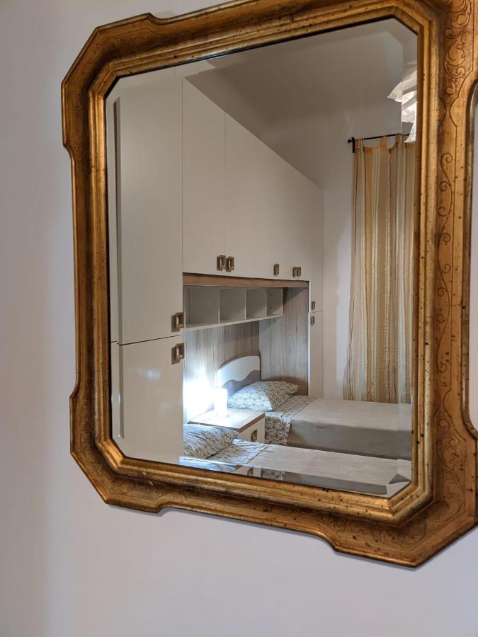 Wow Home - 175 Mq - Posteggio Privato - Davanti Porto Traghetti - Fino A 10 Posti Letto Genova Eksteriør billede