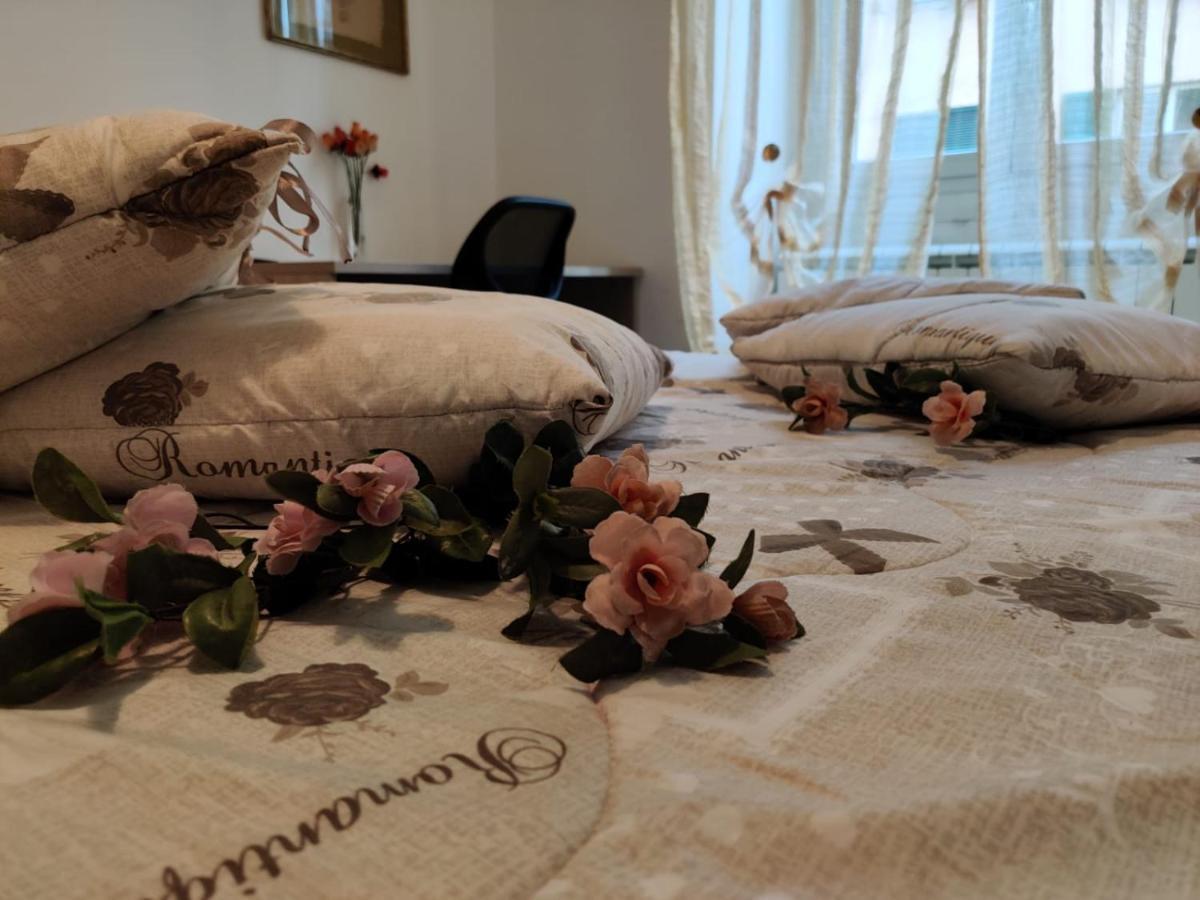 Wow Home - 175 Mq - Posteggio Privato - Davanti Porto Traghetti - Fino A 10 Posti Letto Genova Eksteriør billede