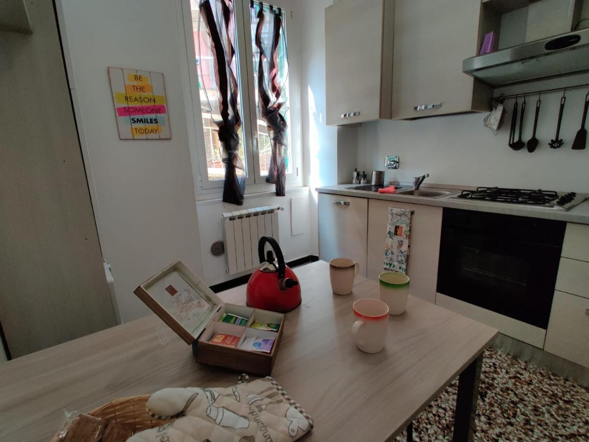 Wow Home - 175 Mq - Posteggio Privato - Davanti Porto Traghetti - Fino A 10 Posti Letto Genova Eksteriør billede