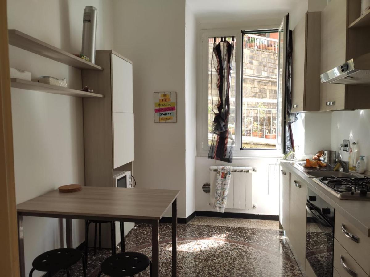 Wow Home - 175 Mq - Posteggio Privato - Davanti Porto Traghetti - Fino A 10 Posti Letto Genova Eksteriør billede