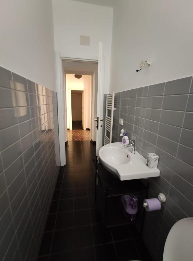 Wow Home - 175 Mq - Posteggio Privato - Davanti Porto Traghetti - Fino A 10 Posti Letto Genova Eksteriør billede
