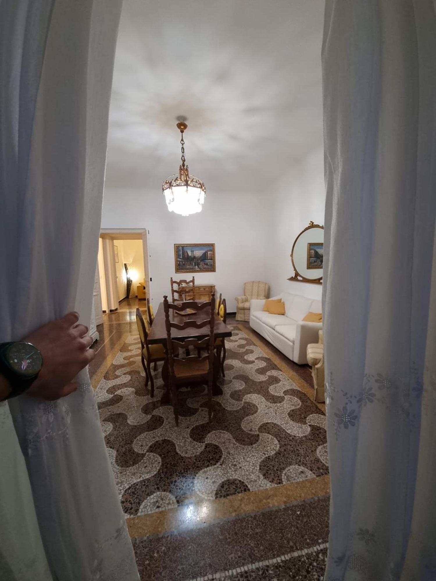 Wow Home - 175 Mq - Posteggio Privato - Davanti Porto Traghetti - Fino A 10 Posti Letto Genova Eksteriør billede